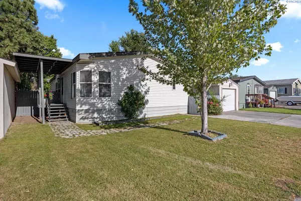 2105 N Steptoe St, Kennewick, WA 99336