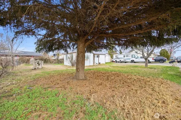 17 E 13th Ave, Kennewick, WA 99336