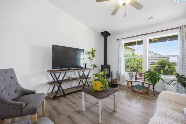 3807 Milagro, Pasco, WA 99301