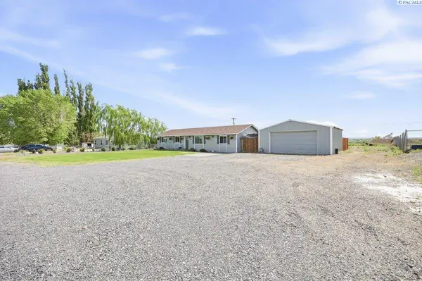 46505 W Paterson Ave, Paterson, WA 99345
