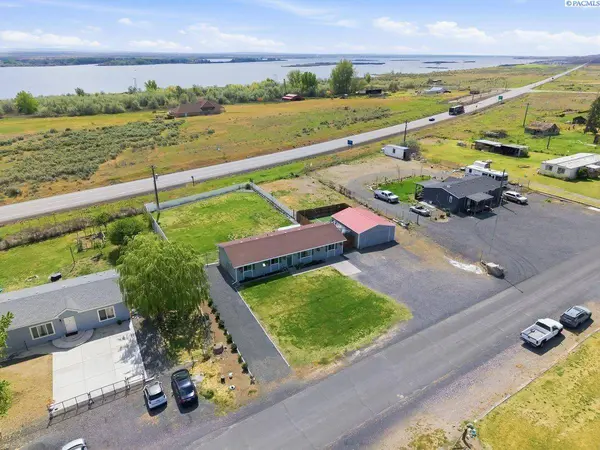 46505 W Paterson Ave, Paterson, WA 99345