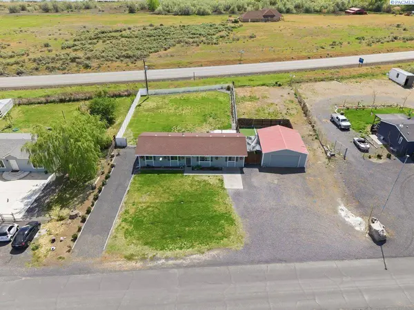 46505 W Paterson Ave, Paterson, WA 99345