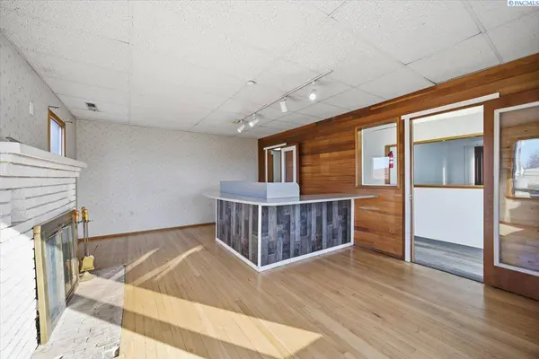 807 S Washington St, Kennewick, WA 99336