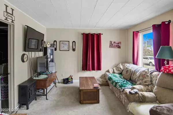 1221 Clinton Street, Carthage, MO 64836