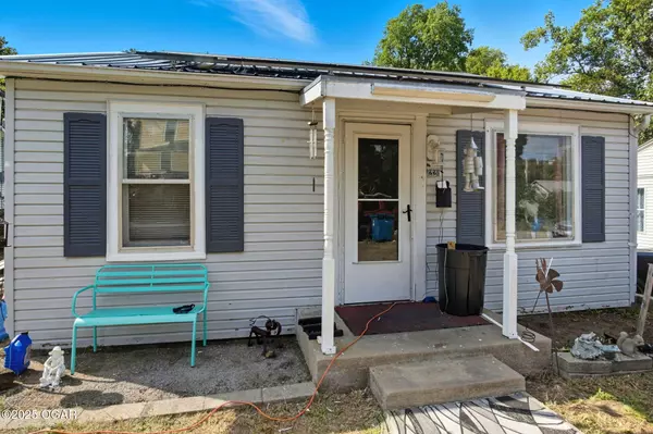 1221 Clinton Street, Carthage, MO 64836