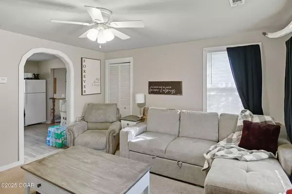 411 S Saint Charles Avenue, Joplin, MO 64801