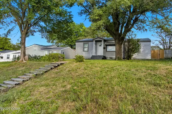 411 S Saint Charles Avenue, Joplin, MO 64801