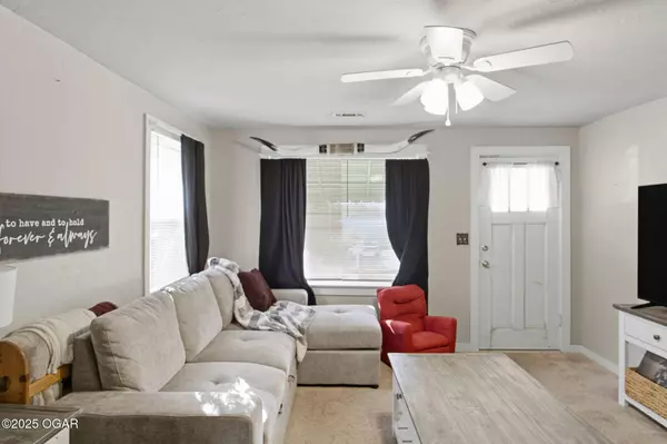 411 S Saint Charles Avenue, Joplin, MO 64801