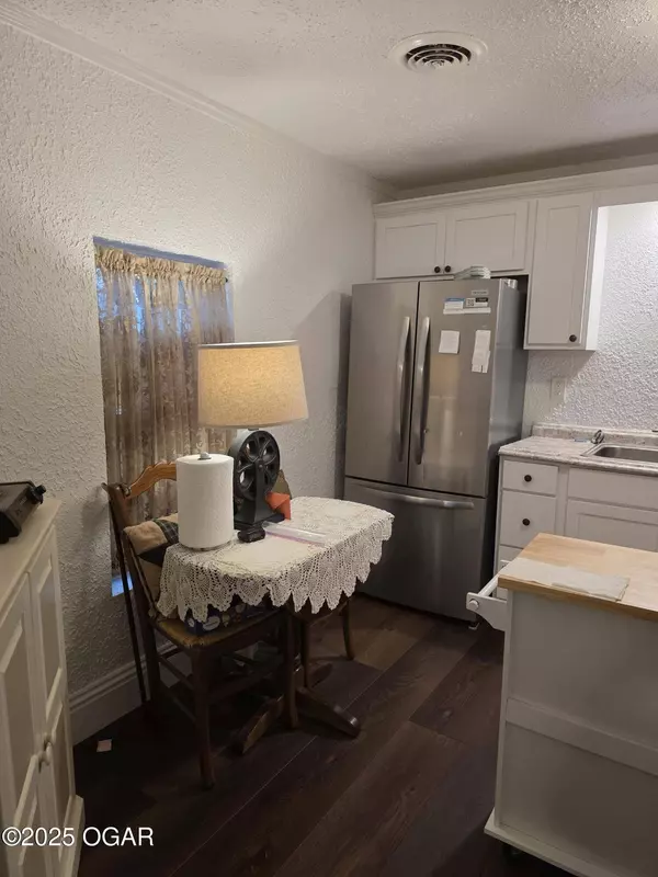 1729 S Indiana Avenue, Joplin, MO 64804