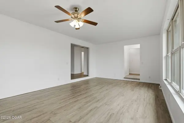 2527 S Illinois Avenue, Joplin, MO 64804