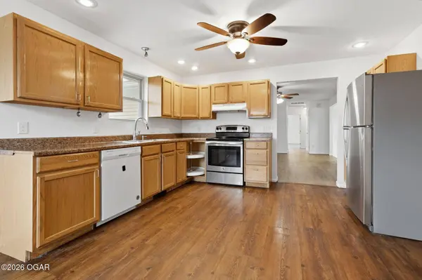 2527 S Illinois Avenue, Joplin, MO 64804