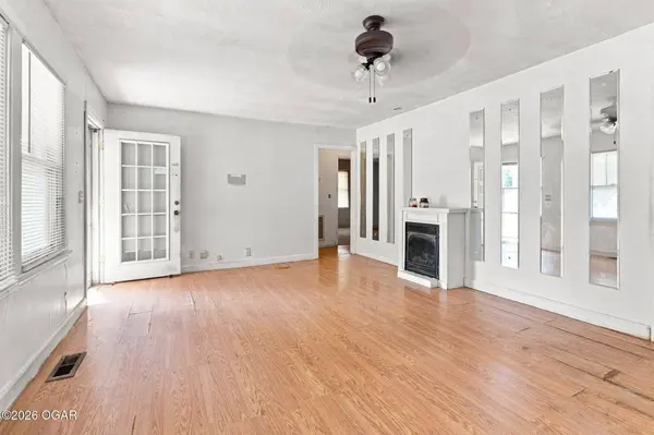 2829 E 13th Street, Joplin, MO 64801