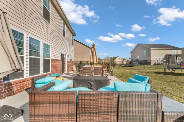 7185 Laredo DR, Mccordsville, IN 46055