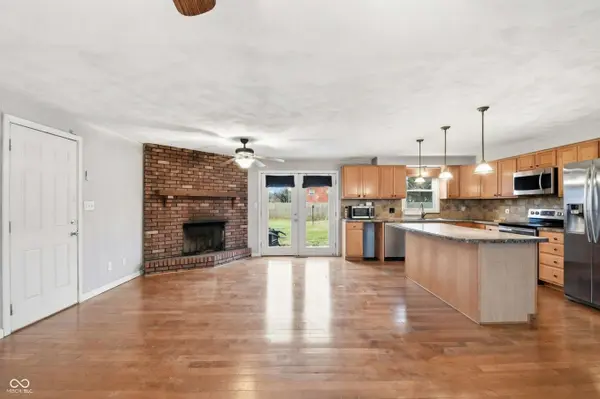 827 Country LN, Anderson, IN 46013