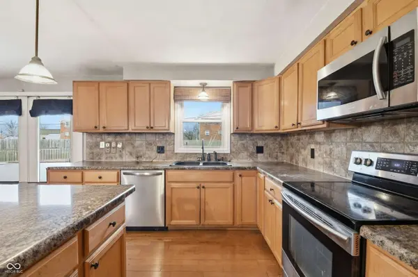 827 Country LN, Anderson, IN 46013