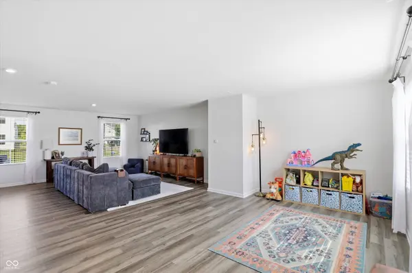 9860 Oakmont East DR, Pendleton, IN 46064
