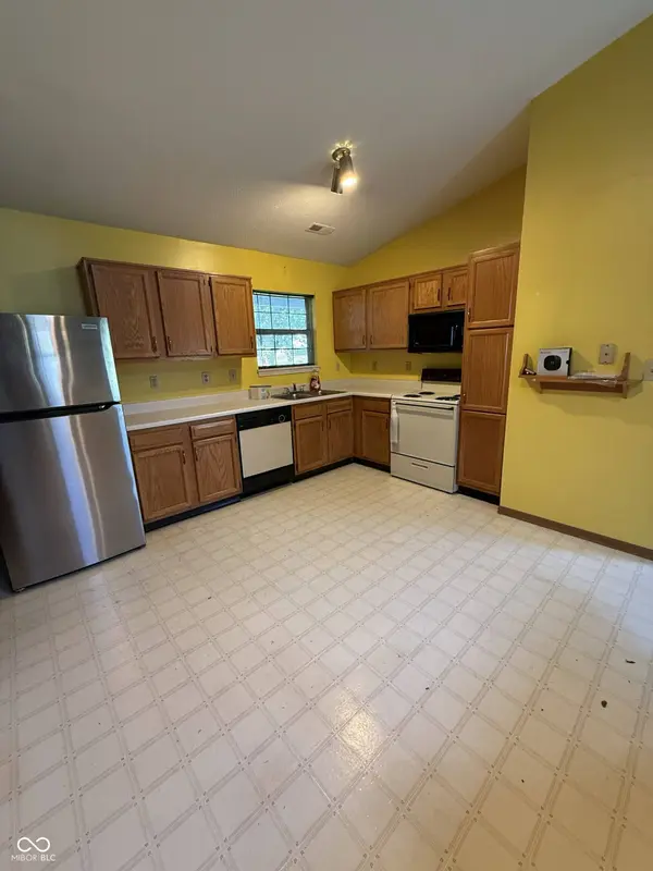 6210 Belfry WAY, Indianapolis, IN 46237