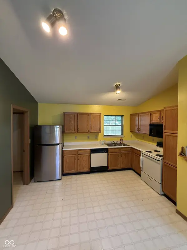 6210 Belfry WAY, Indianapolis, IN 46237