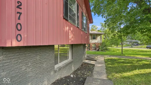 2700 Redbud LN, Anderson, IN 46011