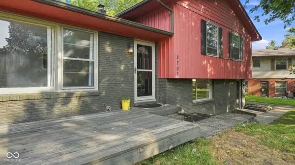 2700 Redbud LN, Anderson, IN 46011
