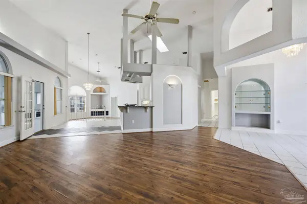 3139 Marcus Pointe Blvd, Pensacola, FL 32505