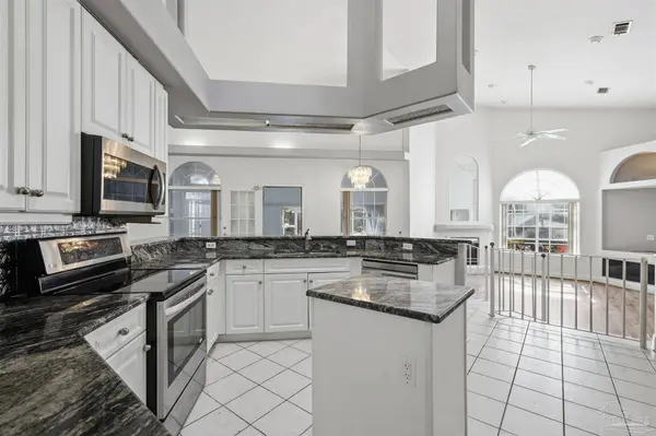 3139 Marcus Pointe Blvd, Pensacola, FL 32505