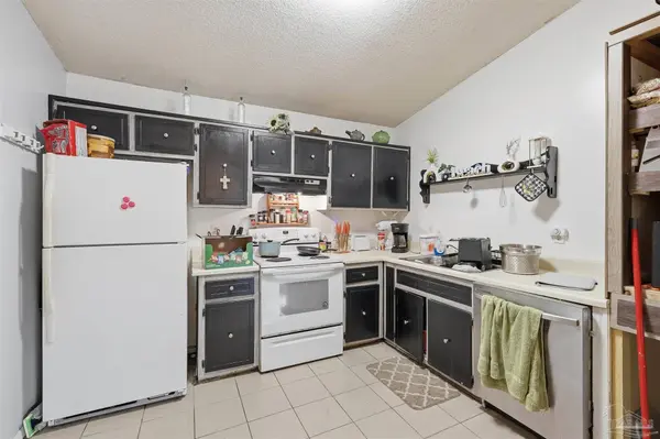 6831 Tiki Ln, Pensacola, FL 32503