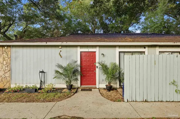 6832 Tiki Ln, Pensacola, FL 32503