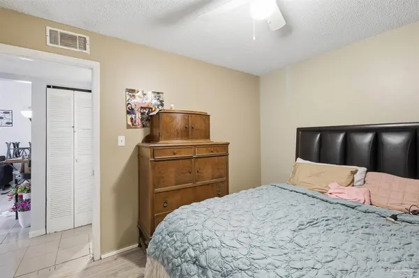 6831 Tiki Ln, Pensacola, FL 32503