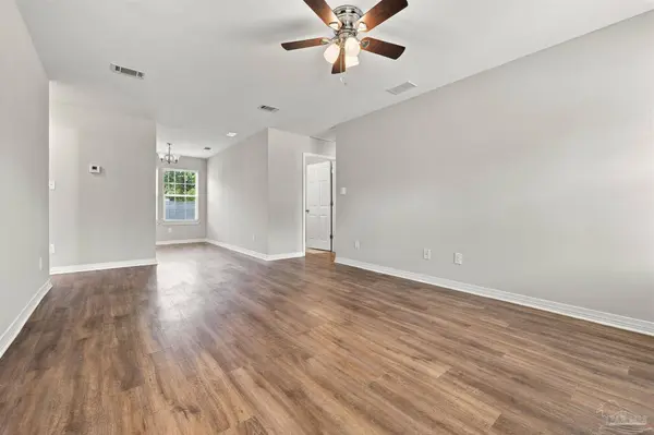 3017 Berwick St, Pensacola, FL 32503