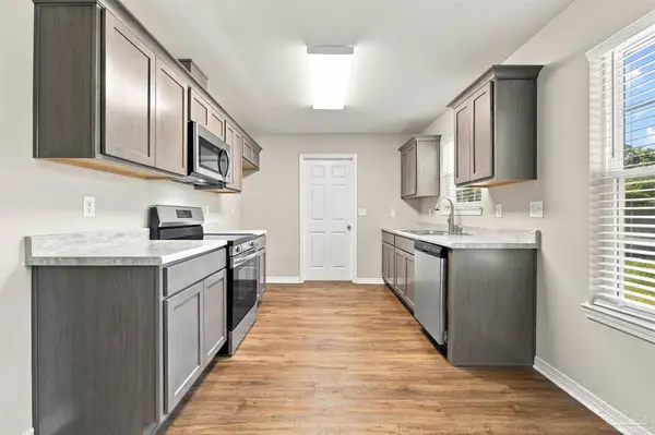 3017 Berwick St, Pensacola, FL 32503