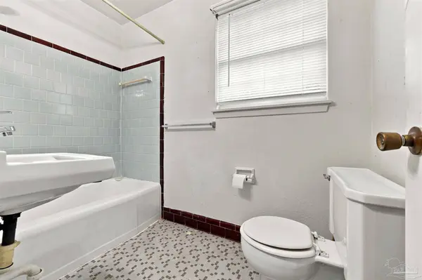 13 Archer Ave, Pensacola, FL 32505