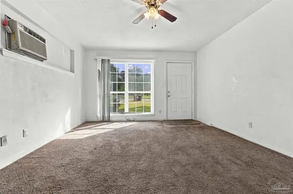13 Archer Ave, Pensacola, FL 32505