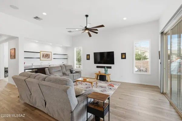 2475 E Rolling Meadow LN, Green Valley, AZ 85614