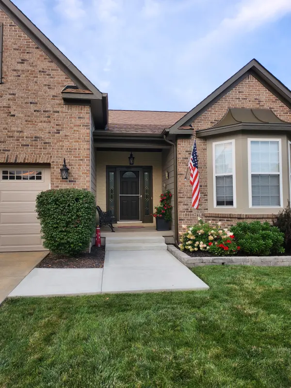 9337 Woodslake Dr, Indianapolis, IN 46278-5072