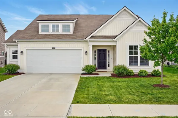 4367 Homestead DR, Whitestown, IN 46075