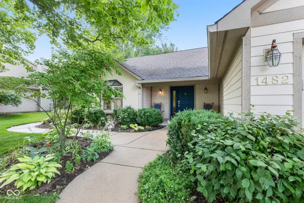 1482 Waterford DR, Zionsville, IN 46077