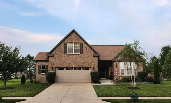 9337 Woodslake Dr, Indianapolis, IN 46278-5072