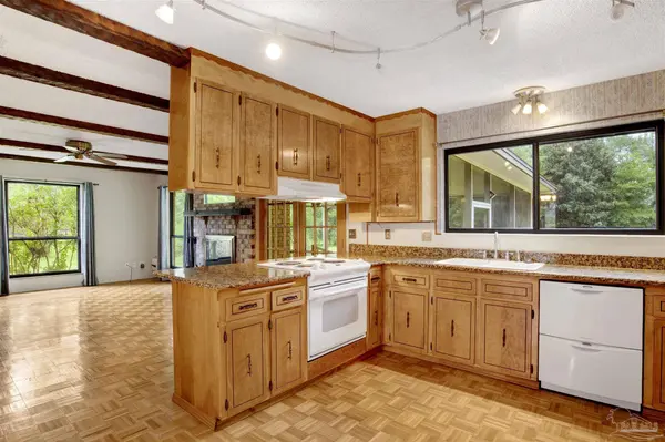 3335 Pursell Ln, Pensacola, FL 32526