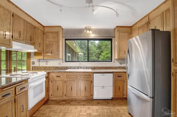 3335 Pursell Ln, Pensacola, FL 32526