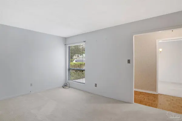 3335 Pursell Ln, Pensacola, FL 32526