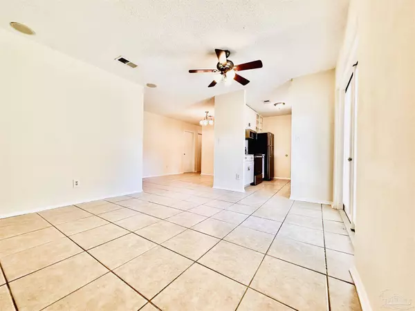 4227 Elmcrest Dr, Pensacola, FL 32504