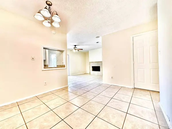 4227 Elmcrest Dr, Pensacola, FL 32504