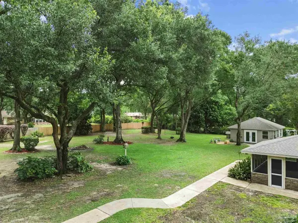 3338 Pursell Ln, Pensacola, FL 32526