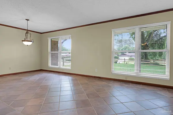 3338 Pursell Ln, Pensacola, FL 32526