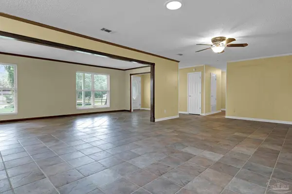 3338 Pursell Ln, Pensacola, FL 32526
