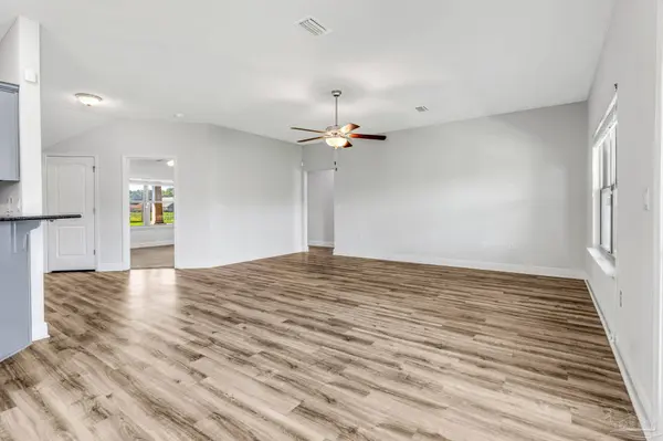 5686 Midfielder Dr, Pensacola, FL 32526