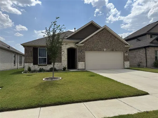 507 Claremont Drive, Justin, TX 76247