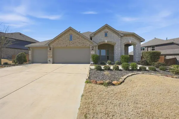 3209 E Rosewood Drive, Glenn Heights, TX 75154