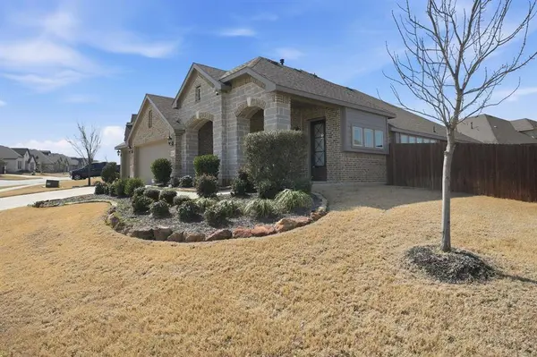 3209 E Rosewood Drive, Glenn Heights, TX 75154